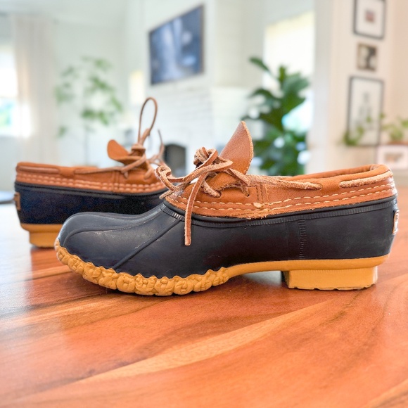 Women's Rubber Moc Bean Boots - Picture 4 of 5